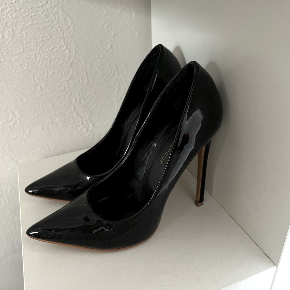 BLACK 🖤 MISS LOLA HEELS